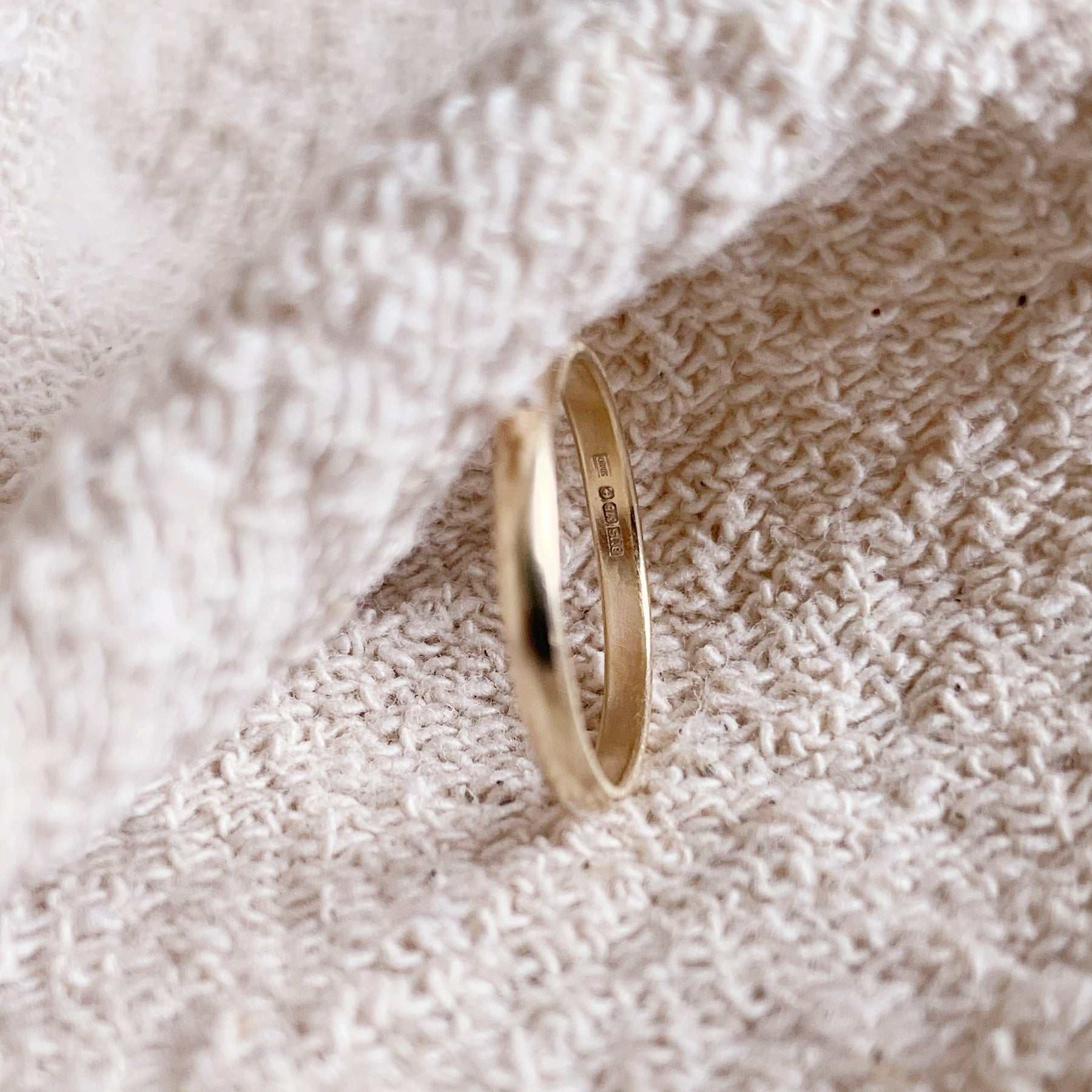 SMO (single mine origin) Ethical Gold wedding ring - Boutee