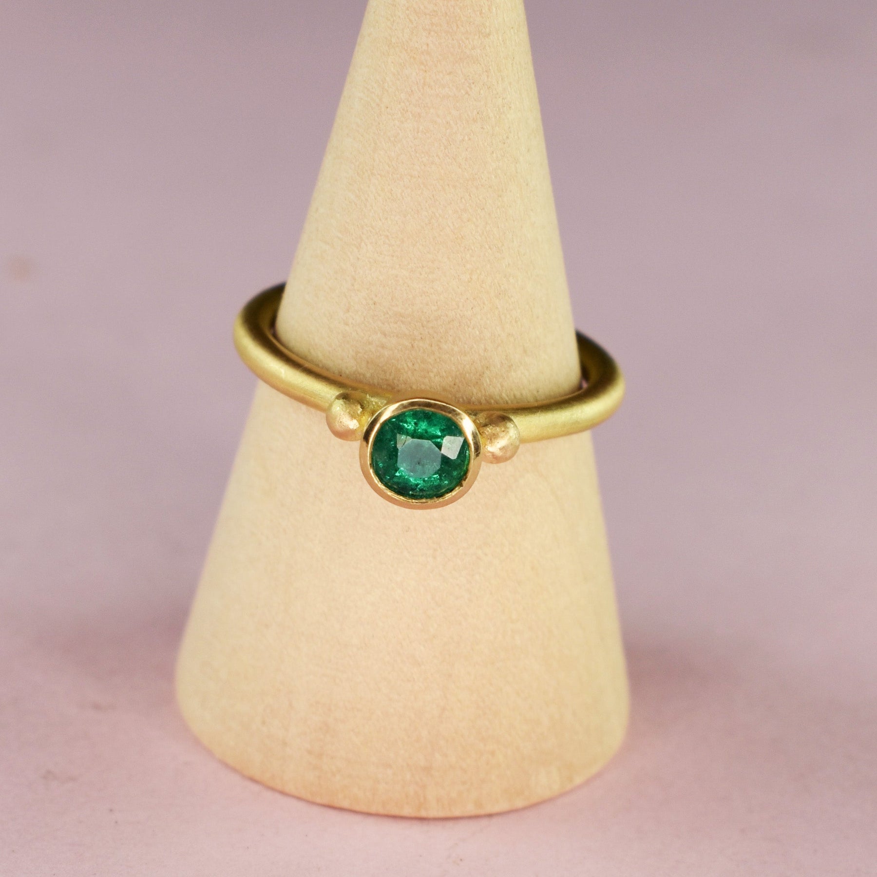 22ct & 18ct Gold Emerald Ring - Boutee