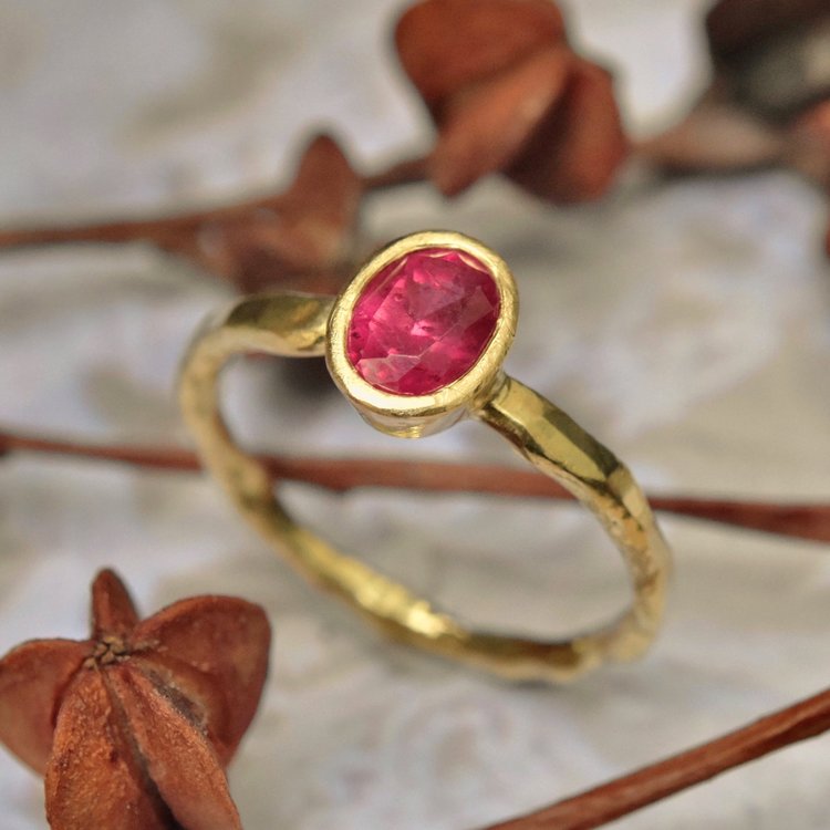 Oval Ruby 18ct Yellow Gold Molten Ring - Boutee