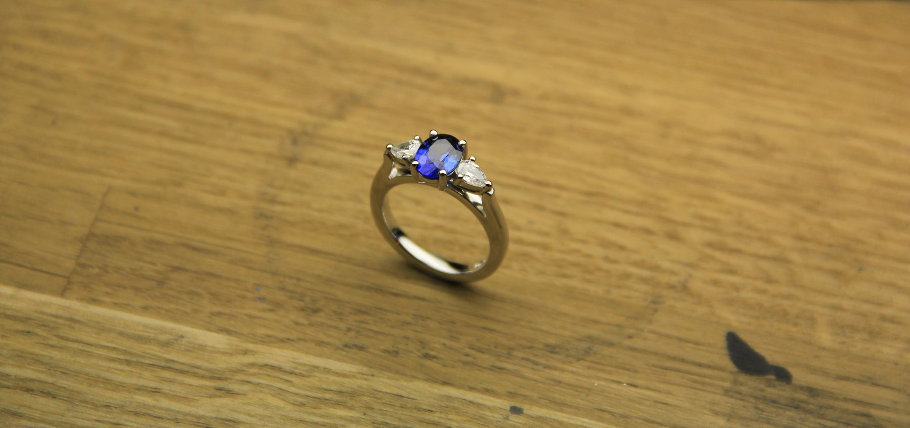 Ceylon Sapphire & Pearshape Diamond - Boutee