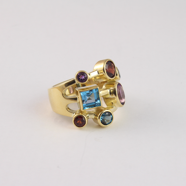 18ct Yellow Gold Multi Stone Ring - Boutee