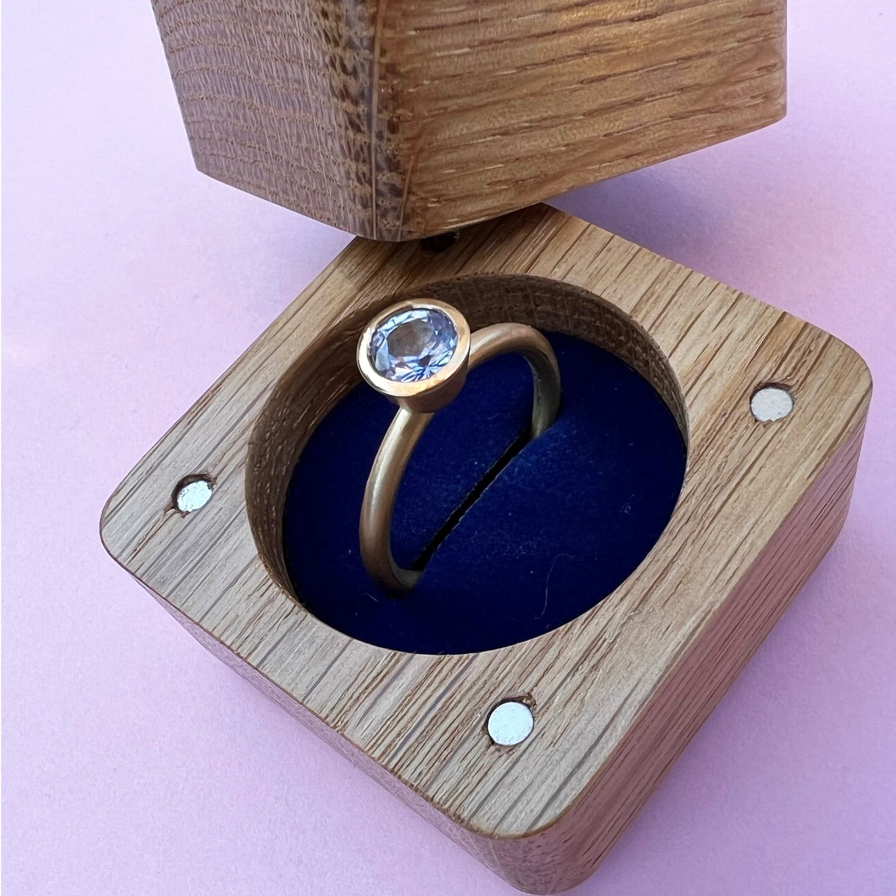 22ct & 18ct Gold Sri Lankan Sapphire Ring - Boutee