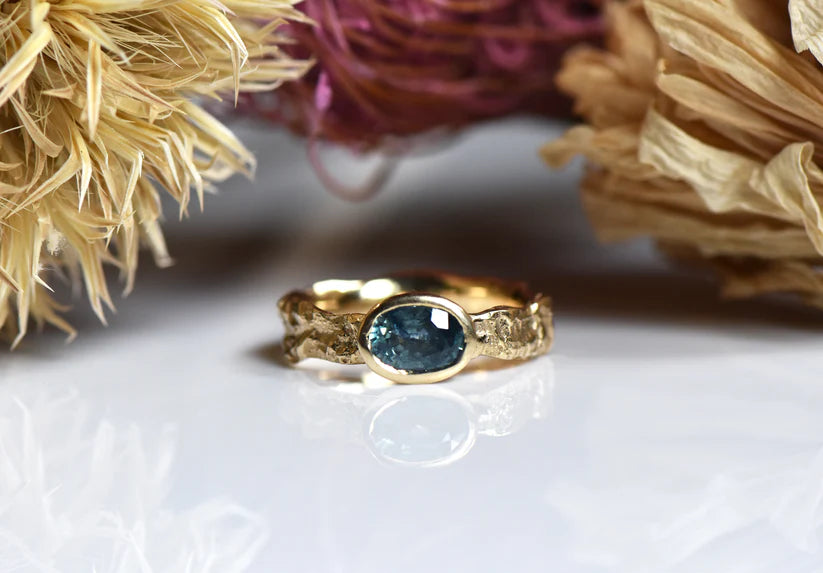 9ct Gold and Blue Sapphire Hawthorn Ring - Boutee