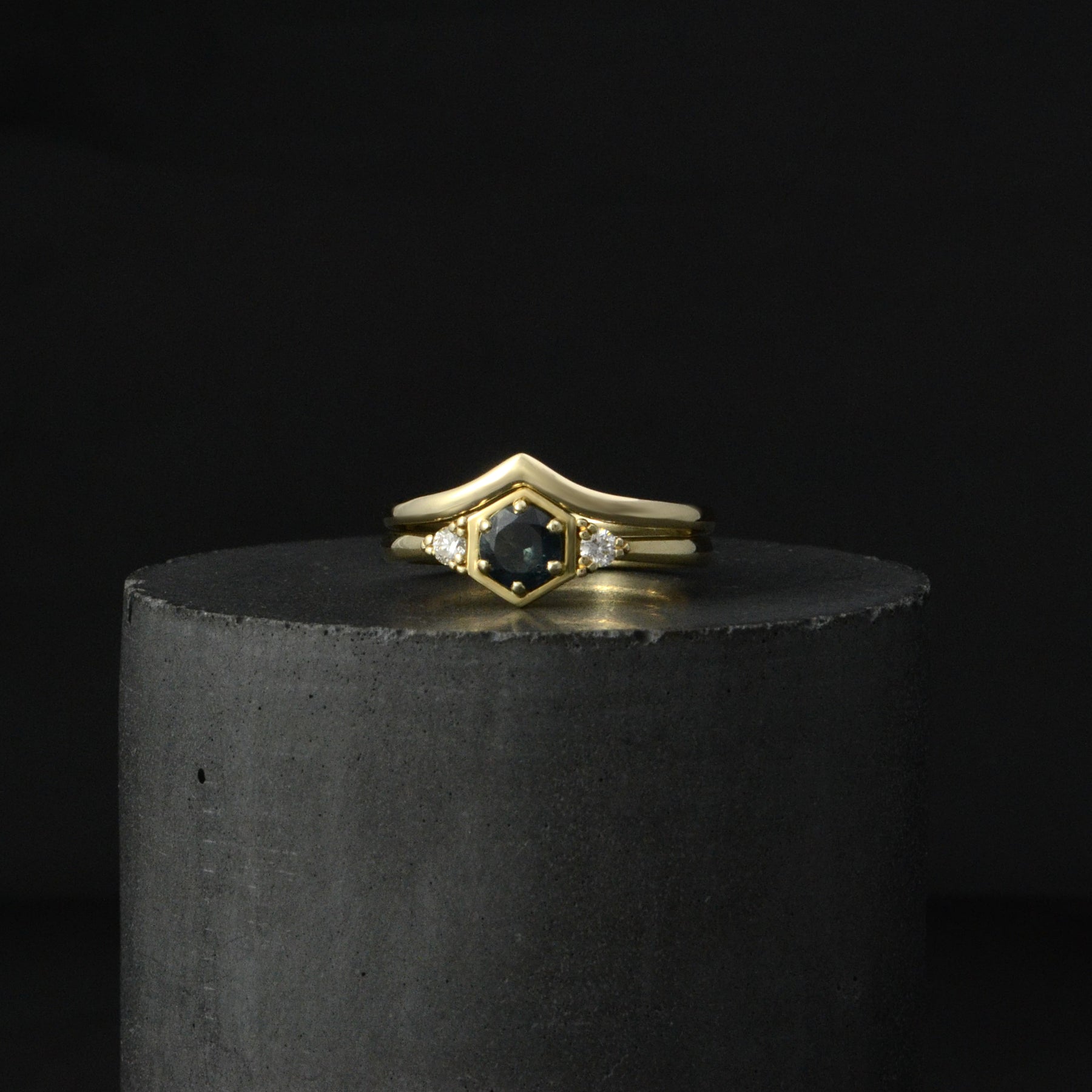 Rae II - Thin Wishbone Wedding Ring - Boutee