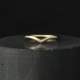 Rae II - Thin Wishbone Wedding Ring - Boutee