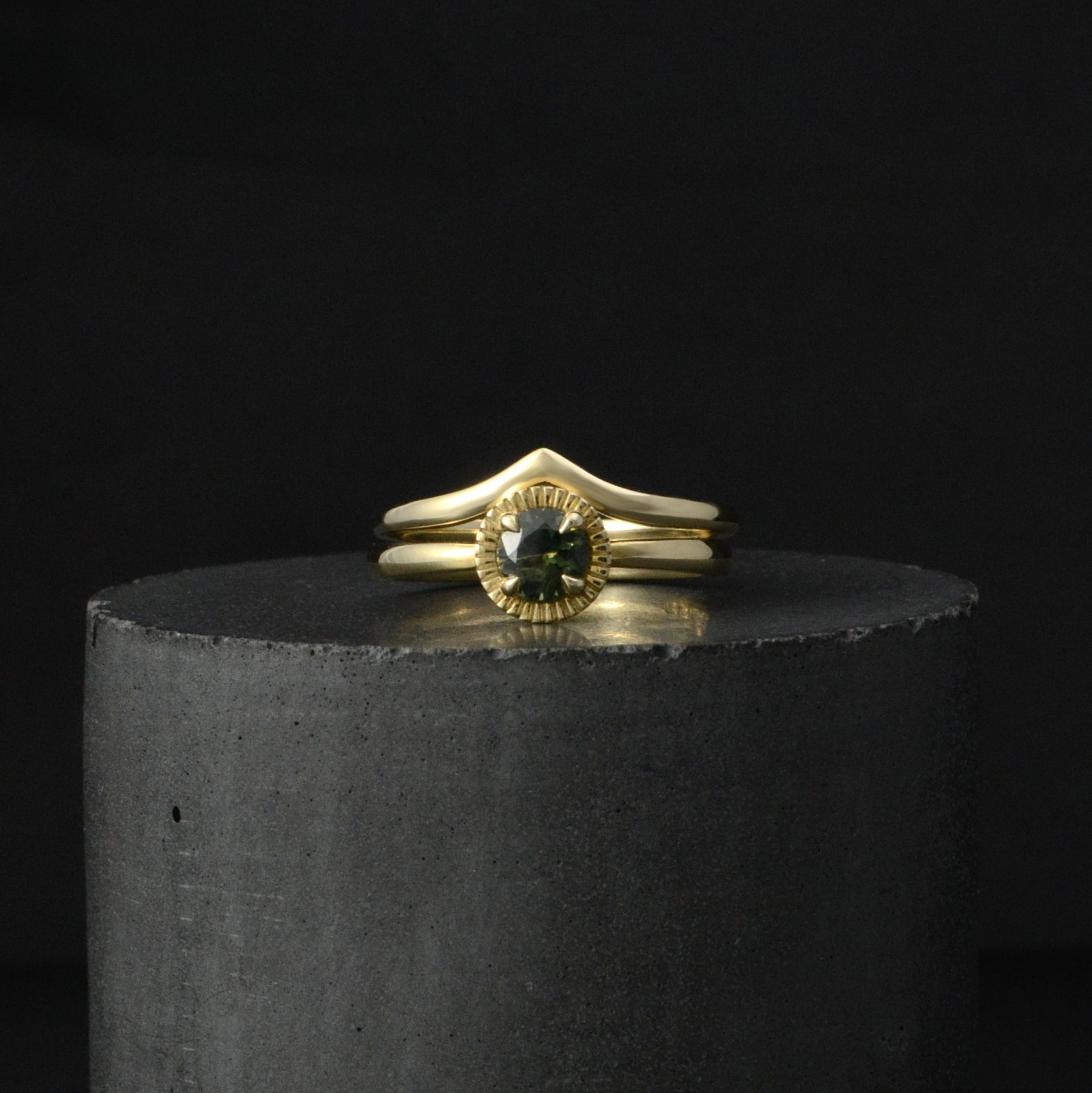 Rae II - Thin Wishbone Wedding Ring - Boutee