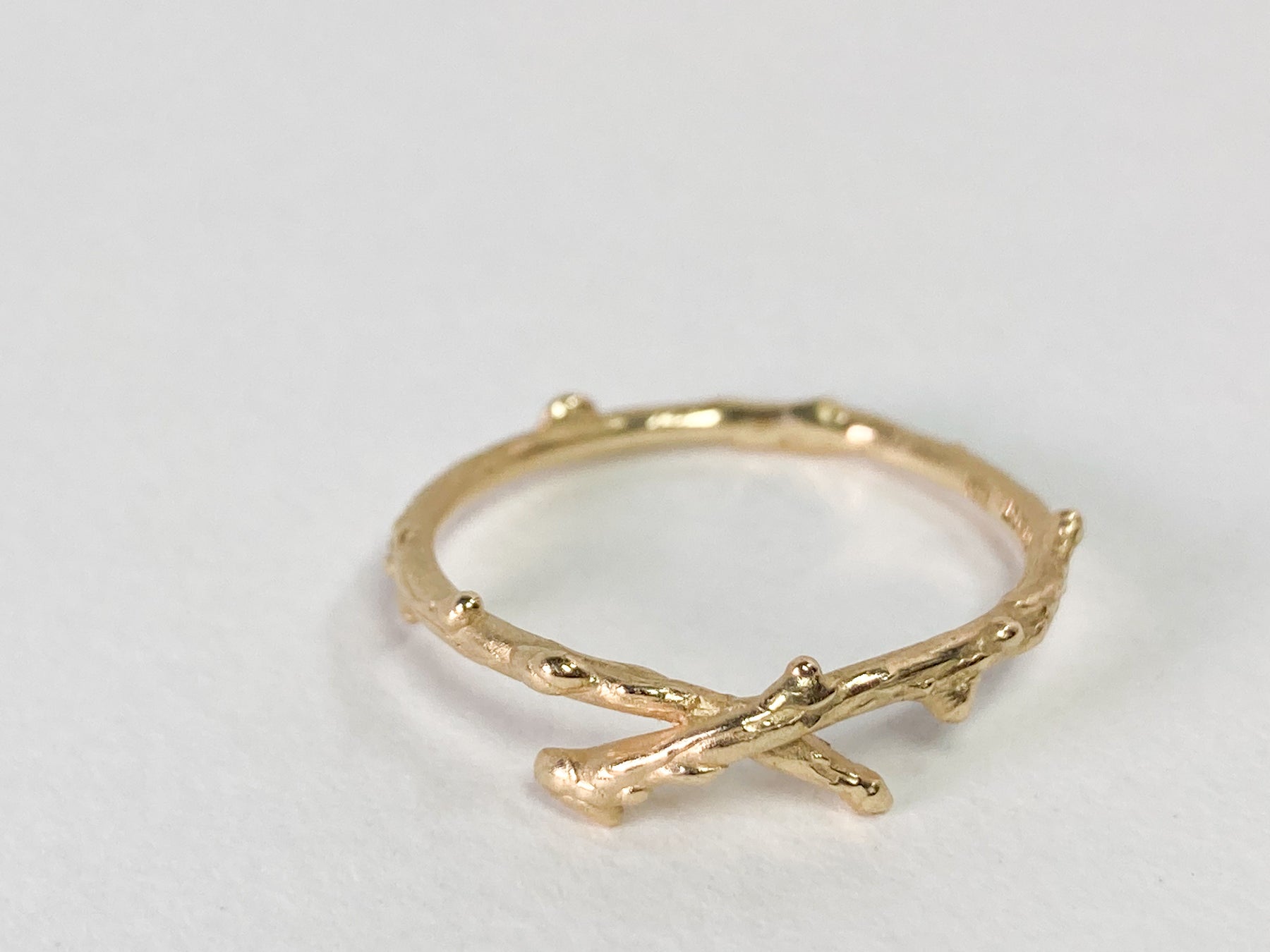 Bramble Crossover Ring - Boutee