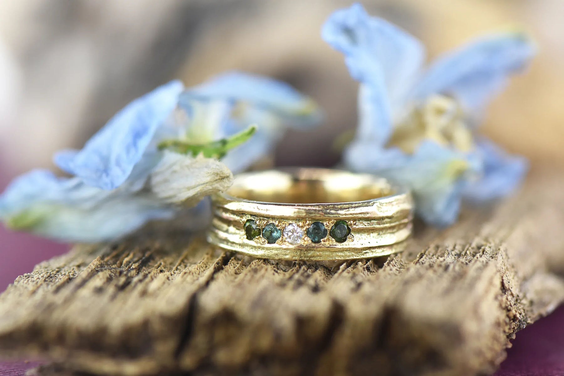14ct Gold English Oak Ring With Five Stones - Boutee