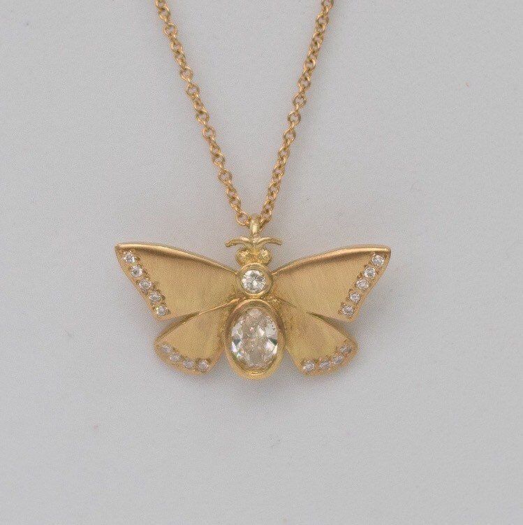 18ct Gold White Diamond Butterfly Necklace - Boutee