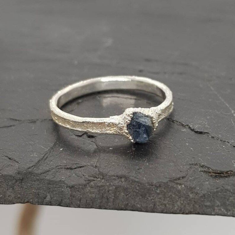 Raw Sapphire Ring - Boutee
