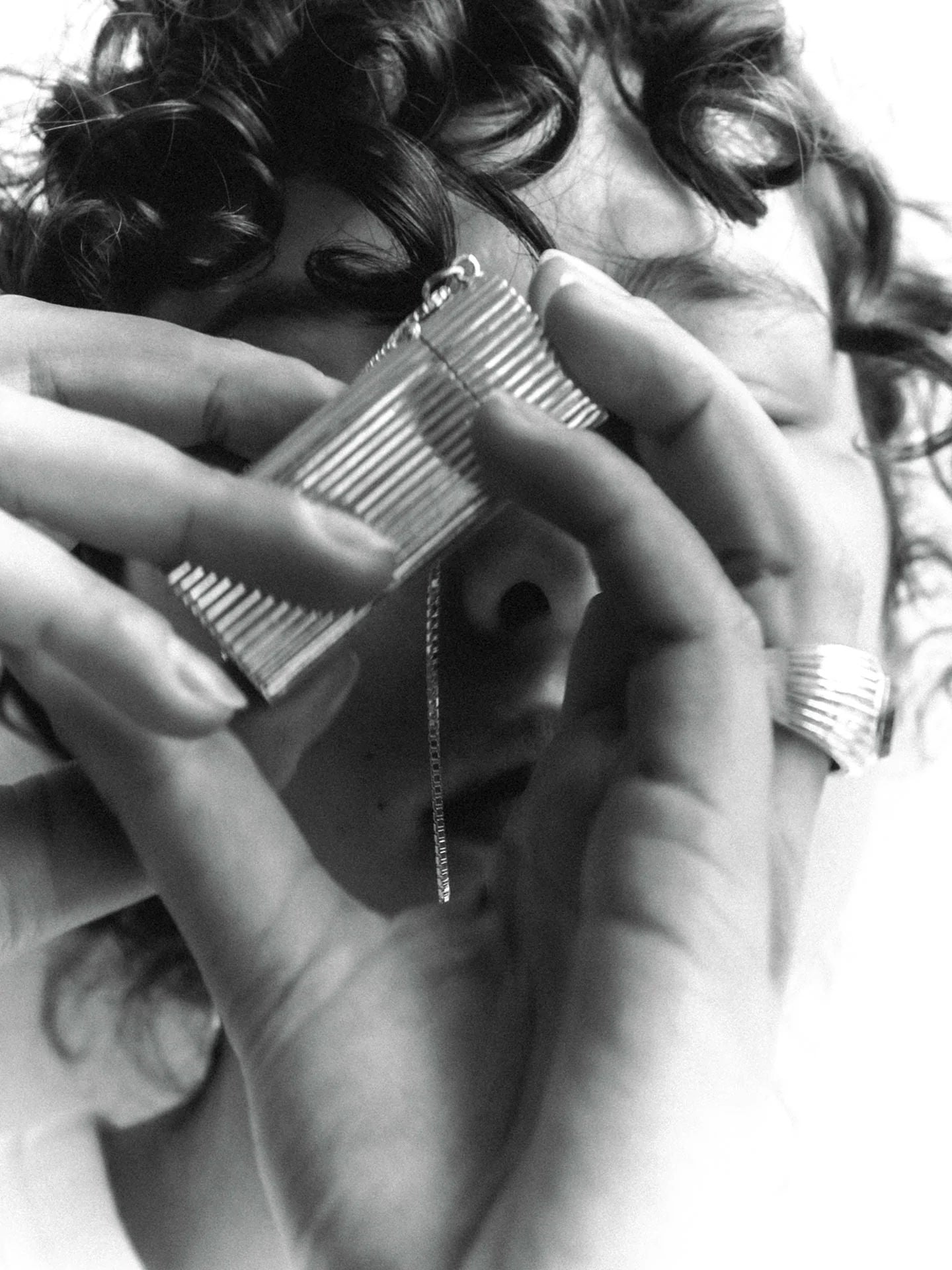 Wave Motion Ring - Boutee