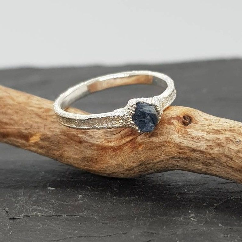 Raw Sapphire Ring - Boutee