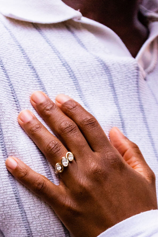 Lualaba Three Stone Diamond Ring - Boutee