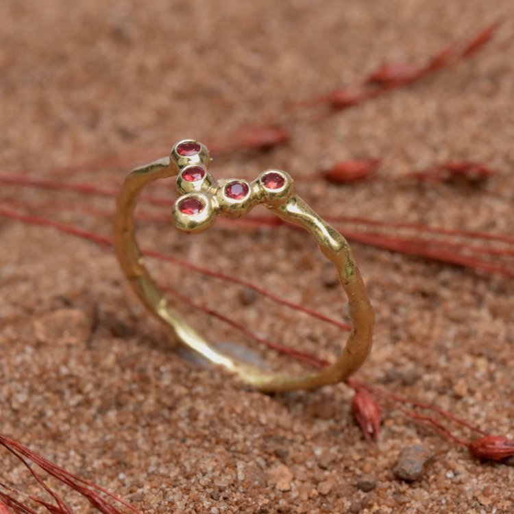 Ruby Tiara Ring in 18ct Yellow Gold - Boutee