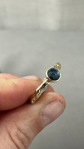 Montana Sapphire Gold Engagement Ring - Boutee