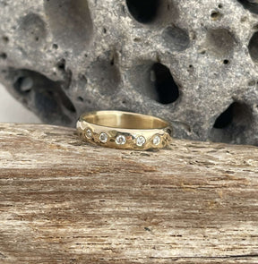 Five Diamond Band, 4mm - Boutee