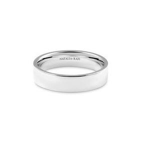 Flat Band Ring in Gold or Platinum - Boutee