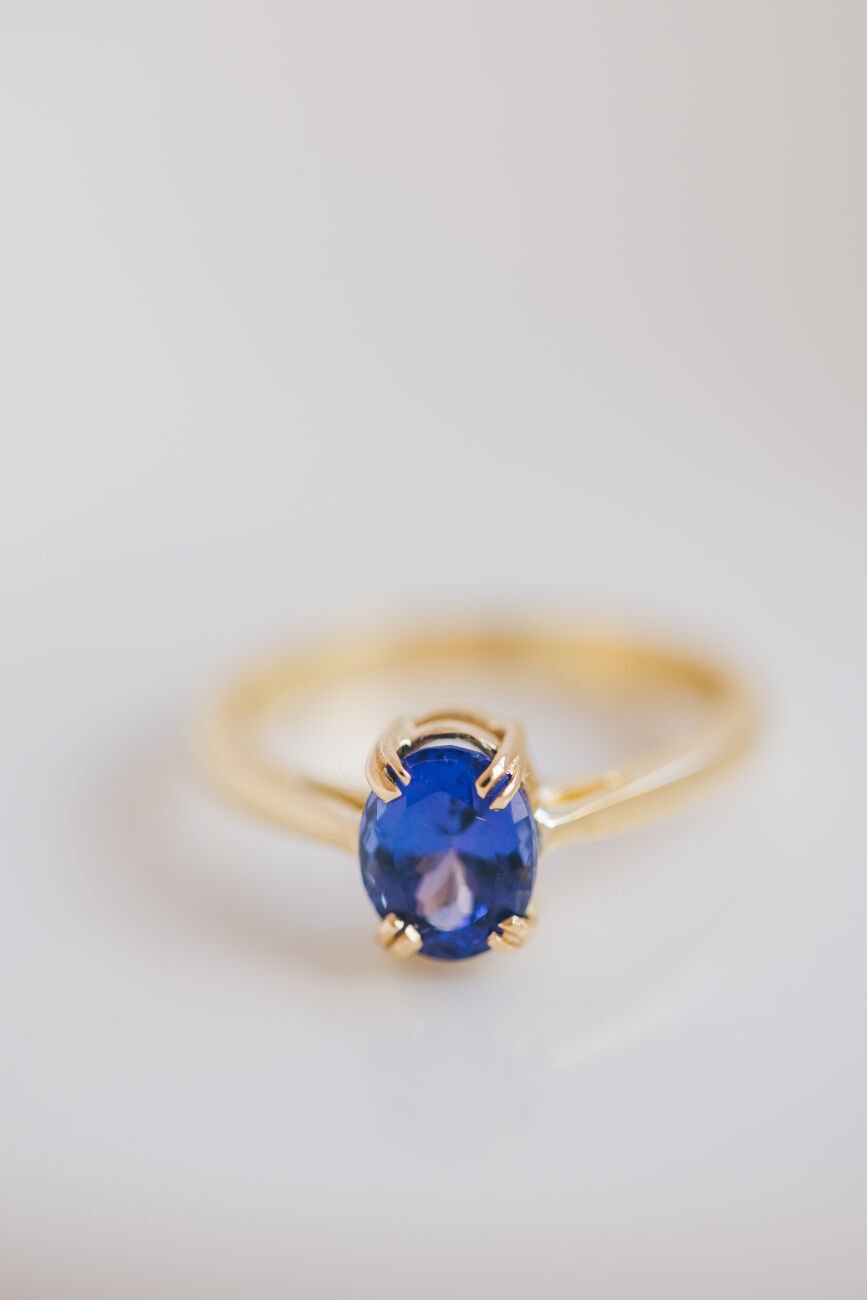 Oval Tanzanite Engagement Ring - Boutee