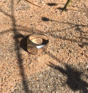 Arlo Signet Ring - Boutee