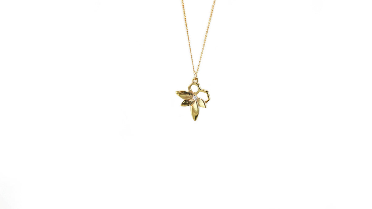 Bee Alive: 18ct Yellow Gold Plated Medium Flower Pendant