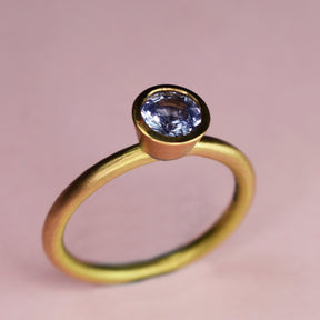 22ct & 18ct Gold Sri Lankan Sapphire Ring - Boutee