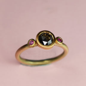 22ct & 9ct Gold Salt & Pepper Diamond & Sapphire Ring - Boutee