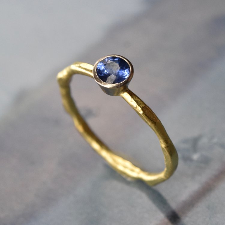 Cornflower Sapphire Solitaire Ring in 18ct White & Yellow Fairtrade Gold