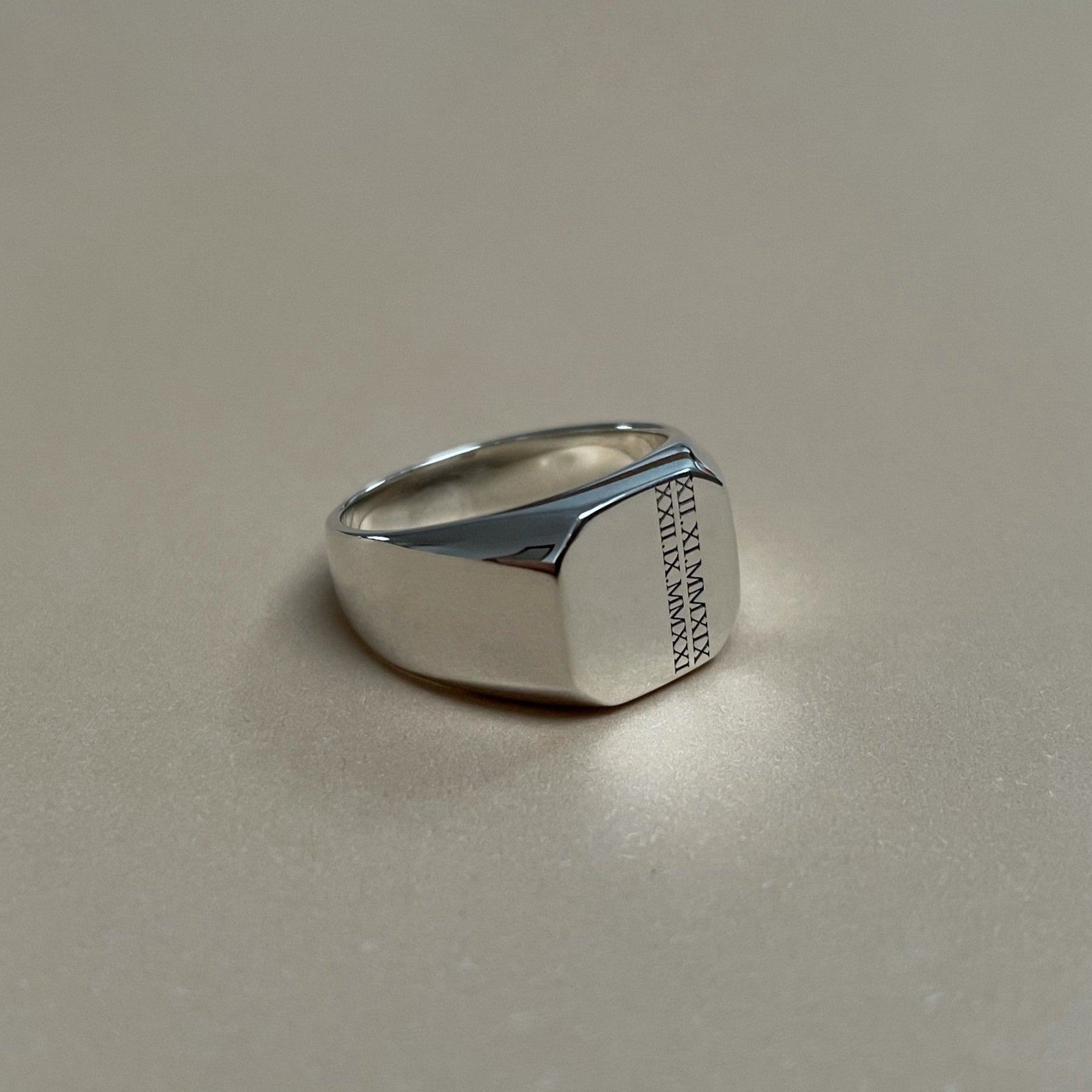 Engraved Arlo Signet Ring - Boutee