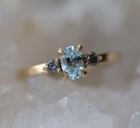 Aquamarine and Diamond Ring - Boutee