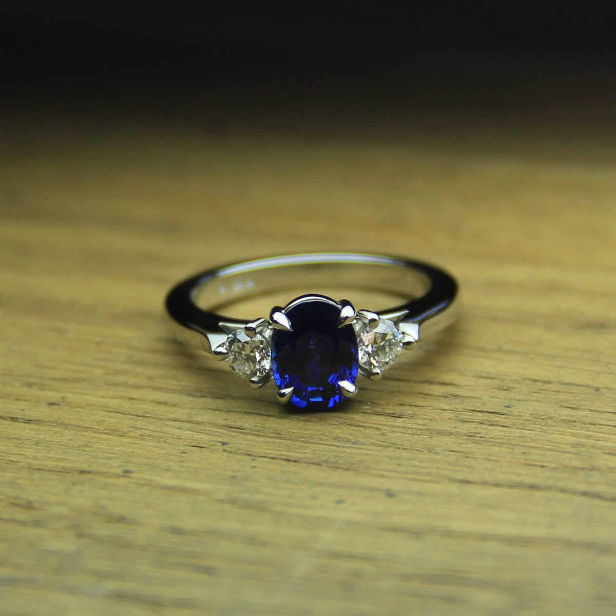 Ceylon Sapphire & Diamond Ring - Boutee