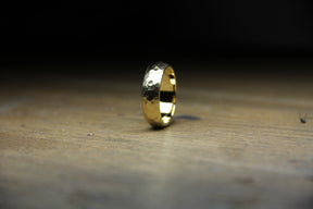 18ct Yellow Hammered Textured Band