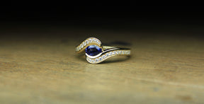 18ct Yellow Gold Ceylon Sapphire & Diamond Ring