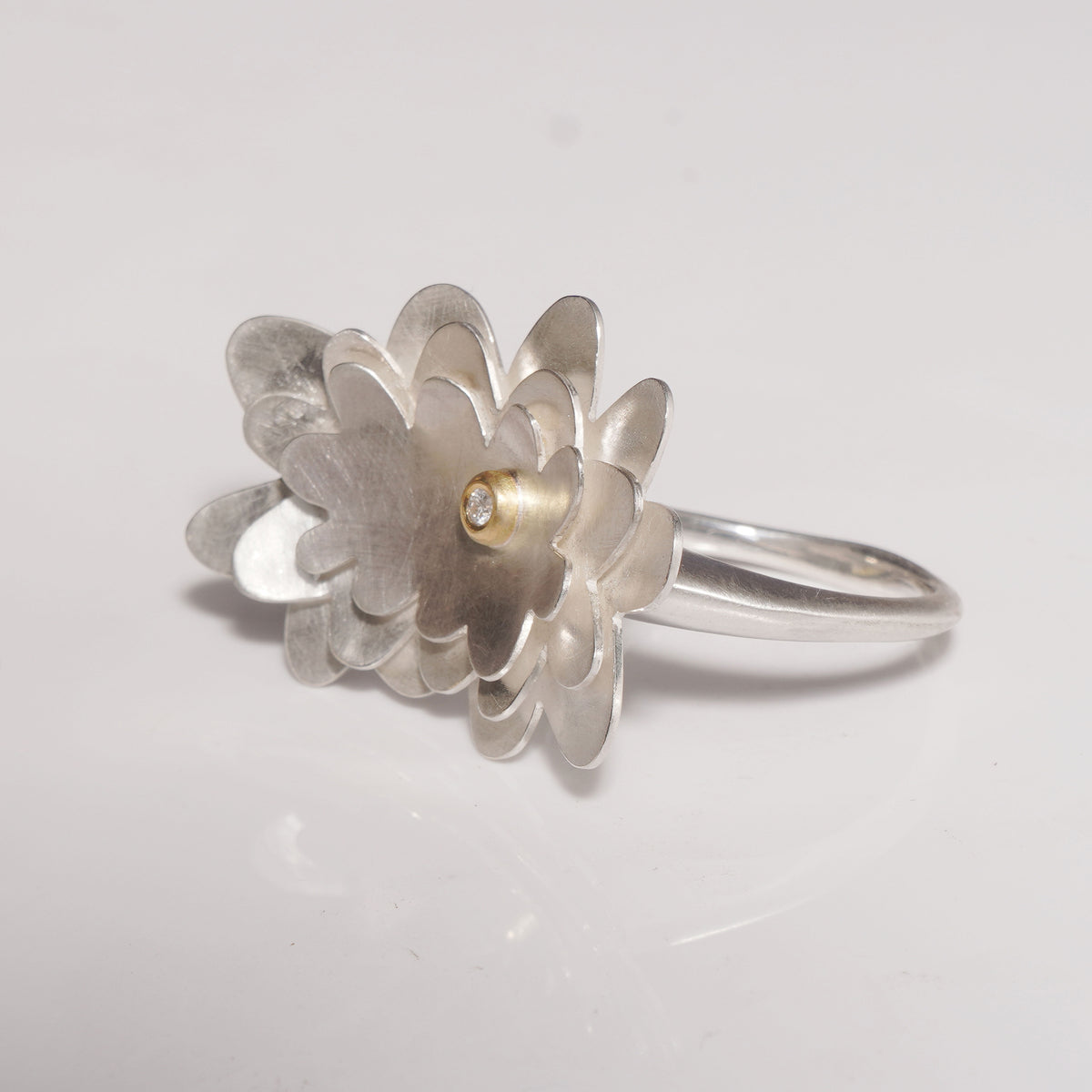 Large Flower Ring - Boutee