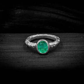 The Molten Emerald Ring - Boutee