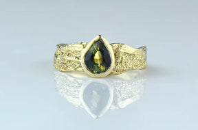 14ct Gold and Green Montana Sapphire on wide London Plane Band - Boutee