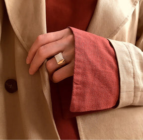 Lozen Signet Ring - Boutee