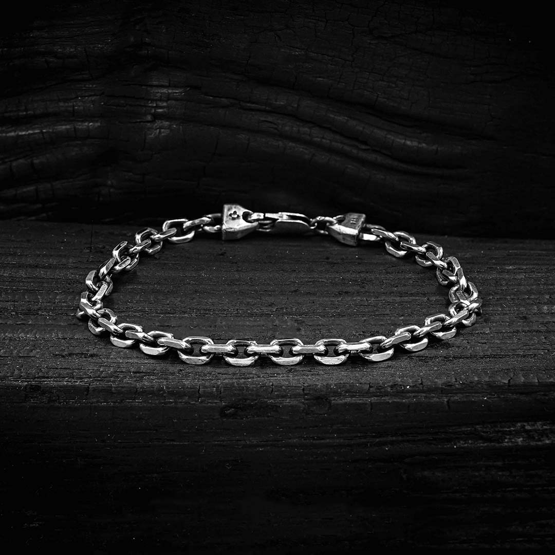 The Chain Bracelet - Boutee