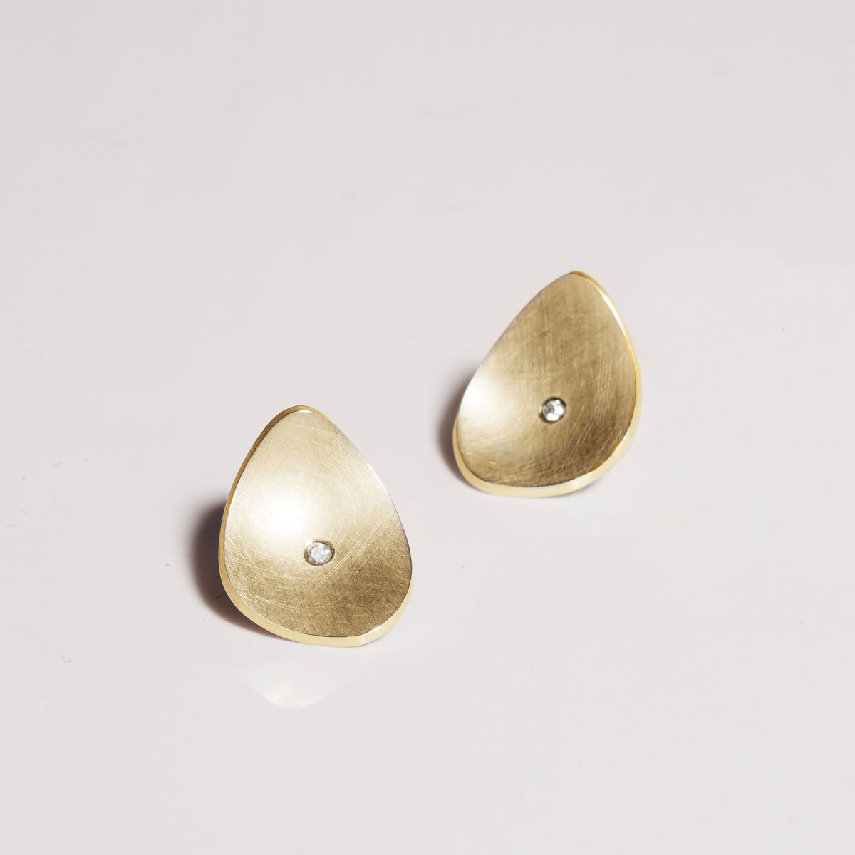 Pure petal diamond and gold vermeil studs - Boutee
