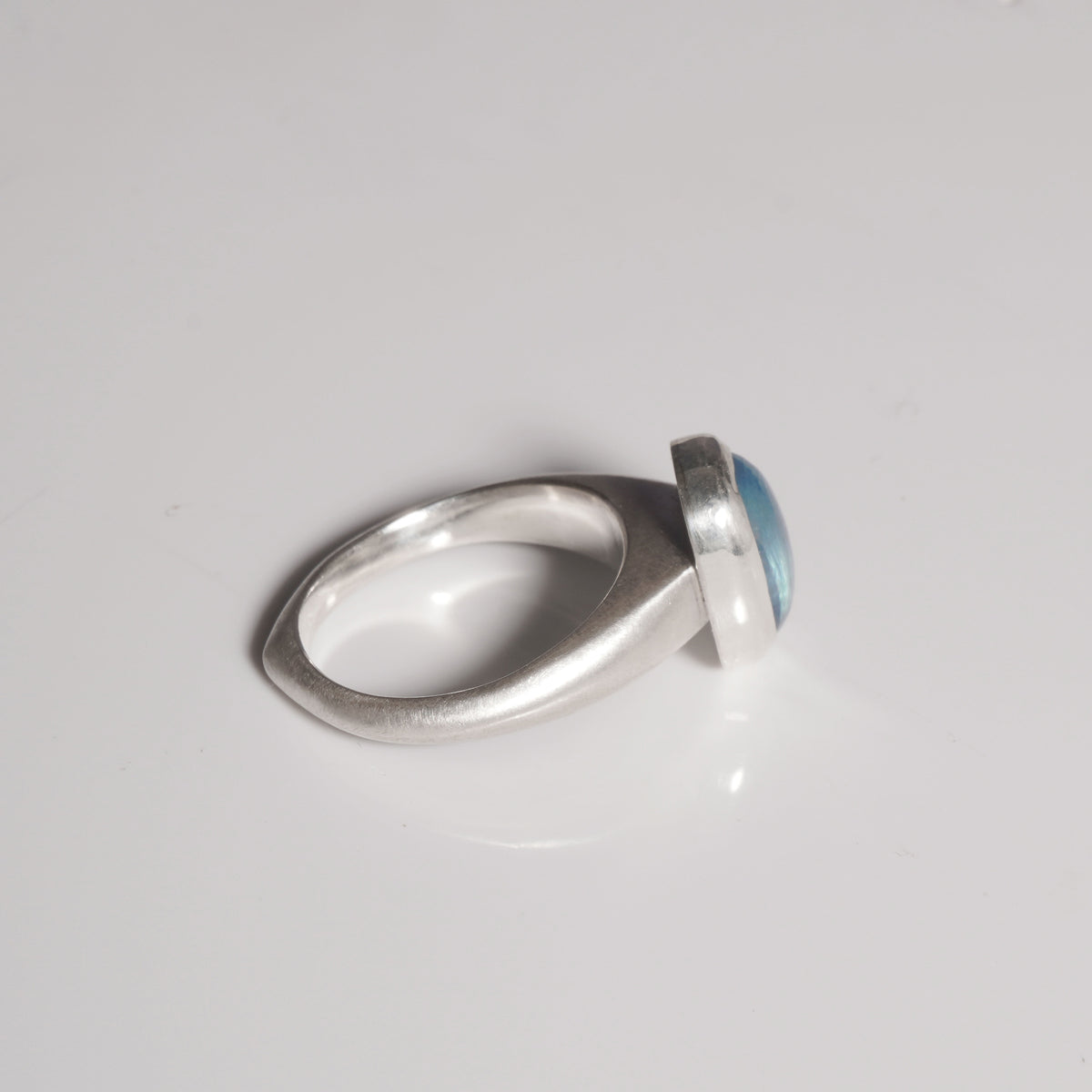 Sculpted Aquamarine Ring - Boutee