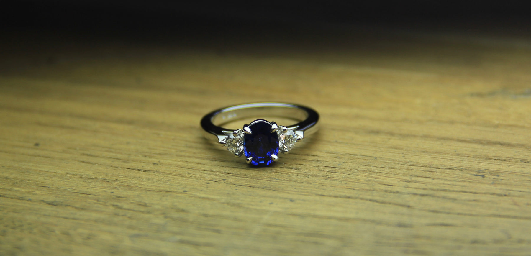 Ceylon Sapphire & Diamond Ring - Boutee