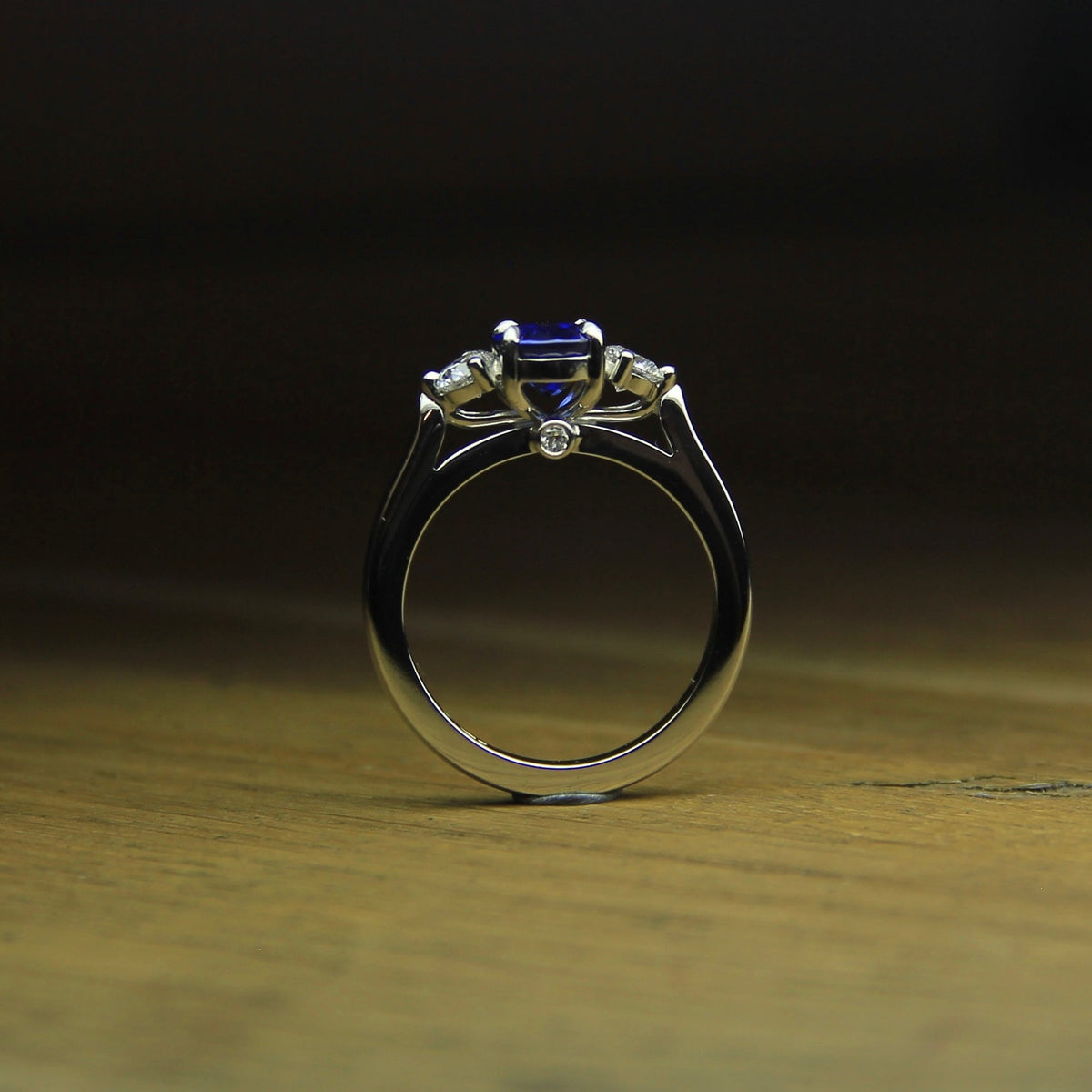Ceylon Sapphire & Diamond Ring - Boutee
