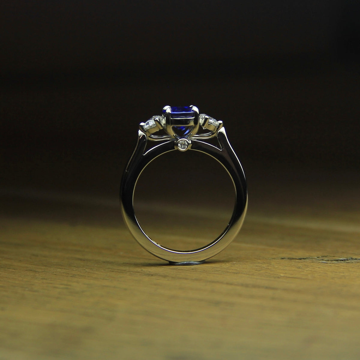 Ceylon Sapphire & Diamond Ring - Boutee