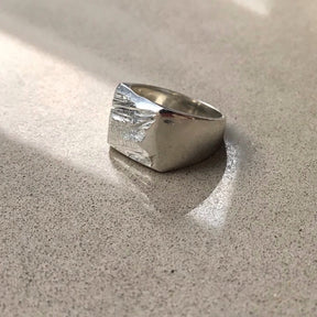 Lozen Signet Ring - Boutee