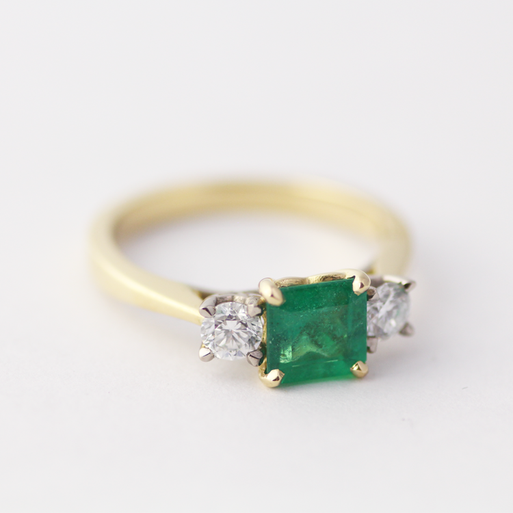 Emerald & Diamond Trilogy Ring - Boutee