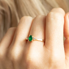 Emerald and Diamond Ring - Boutee