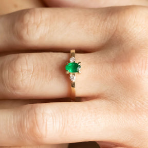 Emerald and Diamond Ring - Boutee