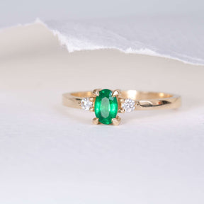 Emerald and Diamond Ring - Boutee