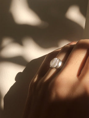 Tex Signet Ring - Boutee