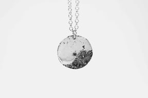 Corrupted Circle Necklace - Boutee
