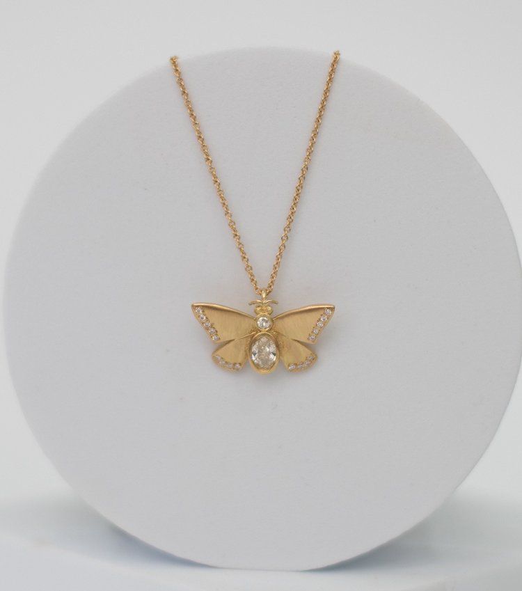 18ct Gold White Diamond Butterfly Necklace - Boutee